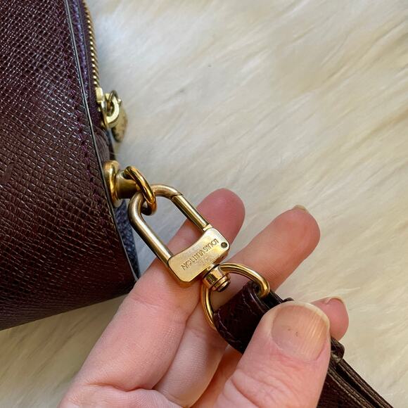 Louis Vuitton Bordeaux Taiga Leather Baikal Wristlet Pouch Clutch SLG - Picture 4 of 12